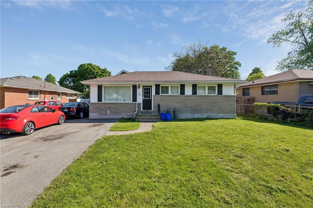 158 Laurentian Drive N Property Photo 2