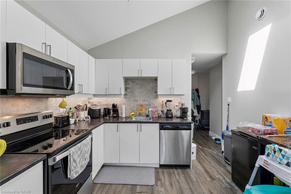 158 Laurentian Drive N Property Photo 11