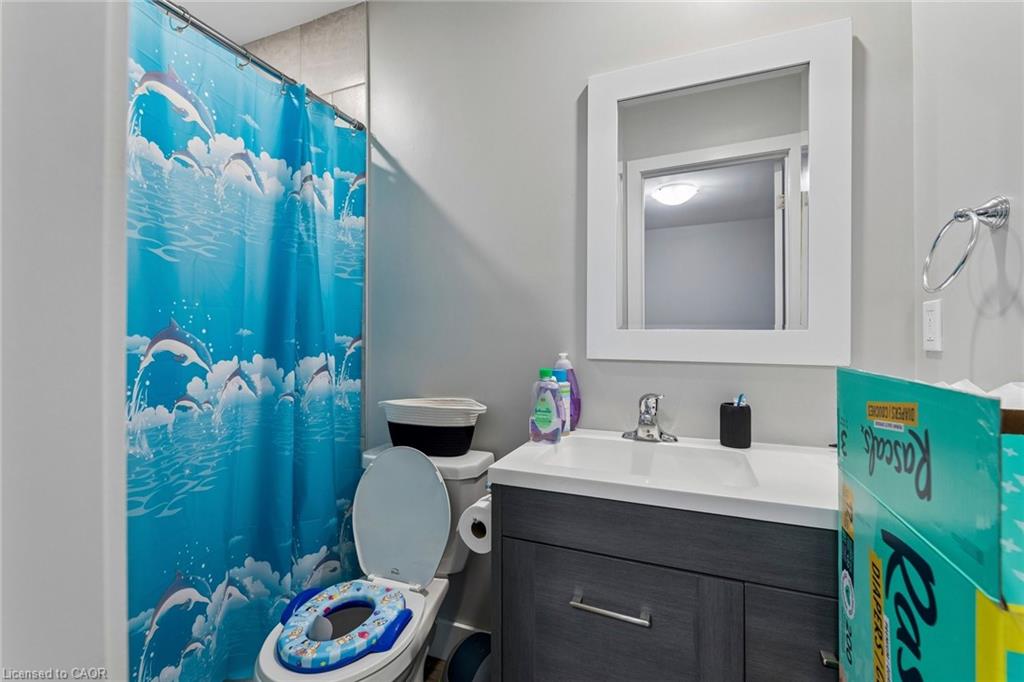 158 Laurentian Drive N Property Photo 17