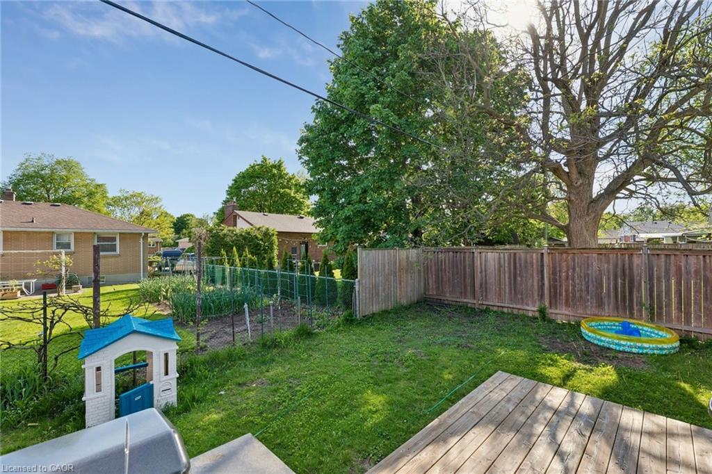 158 Laurentian Drive N Property Photo 21