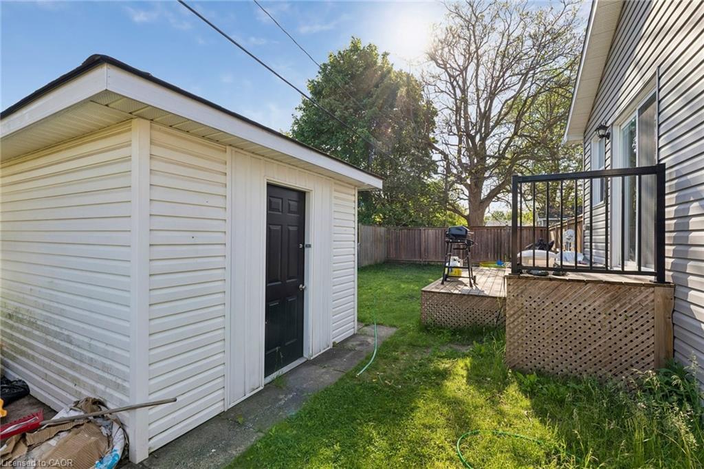 158 Laurentian Drive N Property Photo 22
