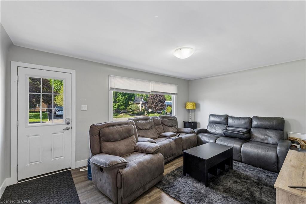 158 Laurentian Drive N Property Photo 25