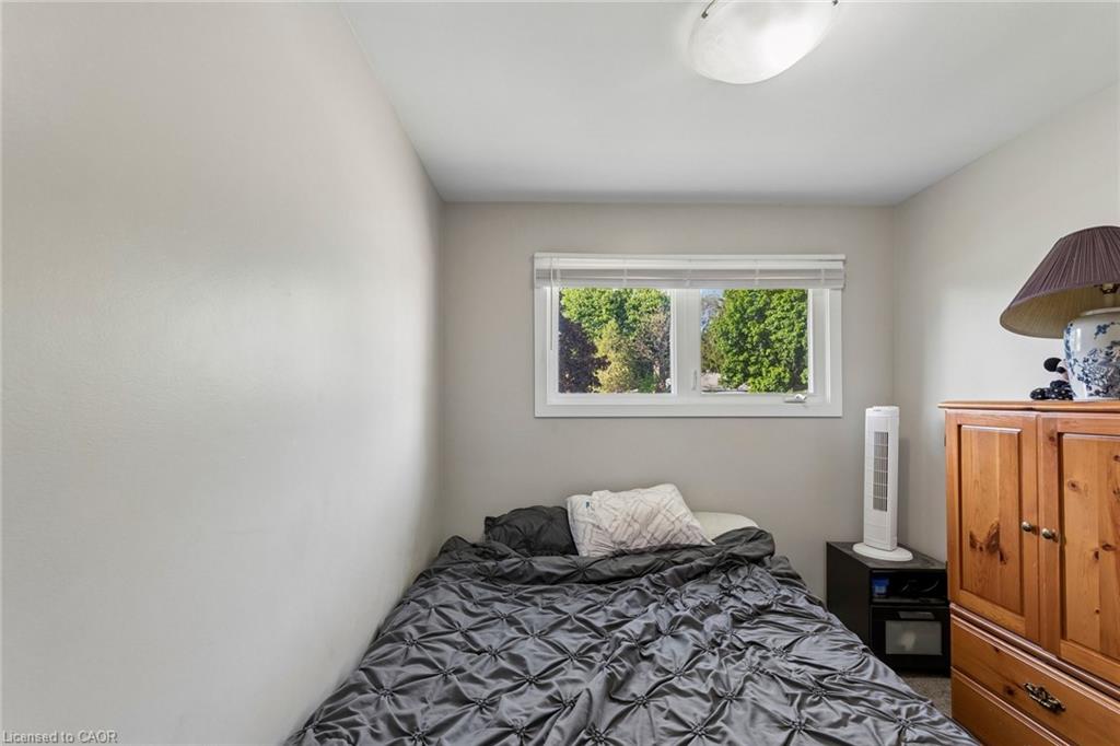 158 Laurentian Drive N Property Photo 33