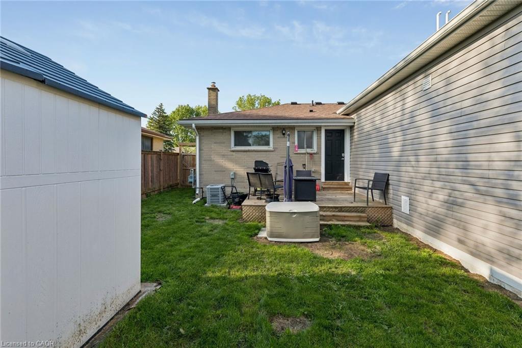 158 Laurentian Drive N Property Photo 40