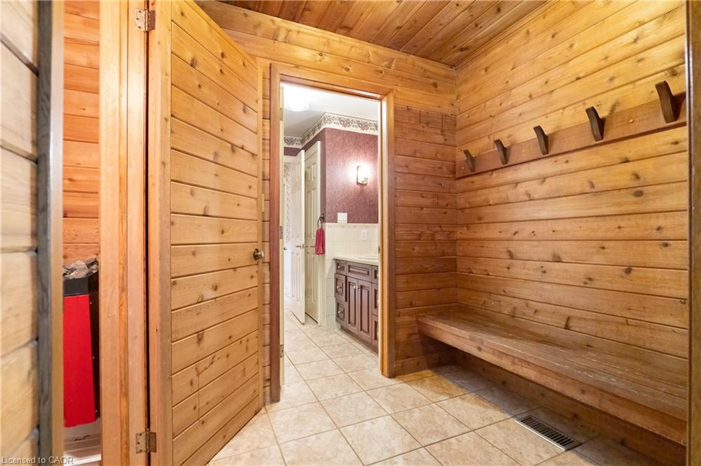 4646 Sideroad 20 N Property Photo 17