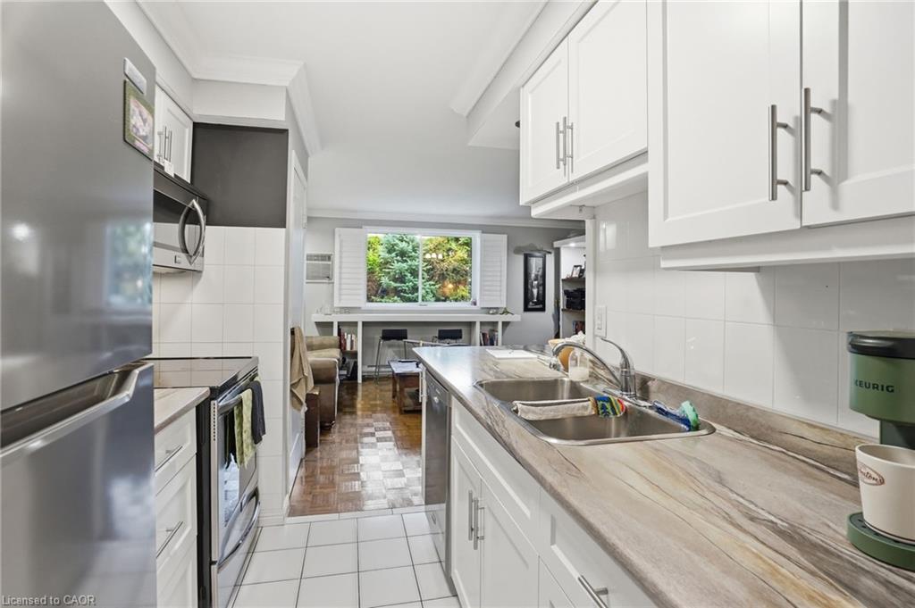 104-482 James Street N Property Photo 18