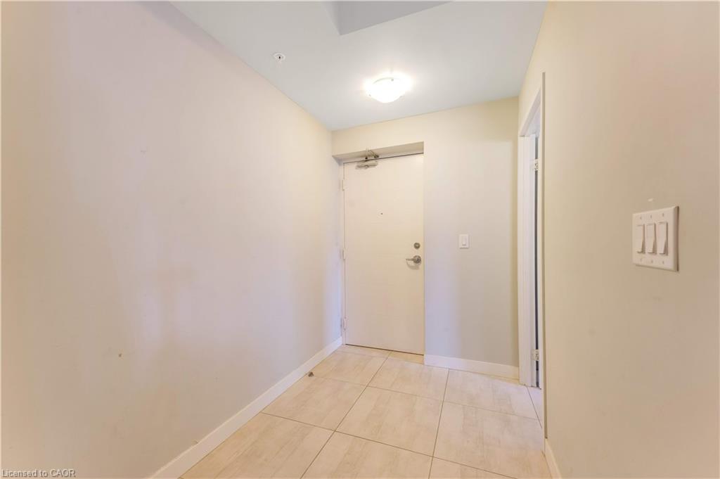 1102-318 Spruce Street Property Photo 4
