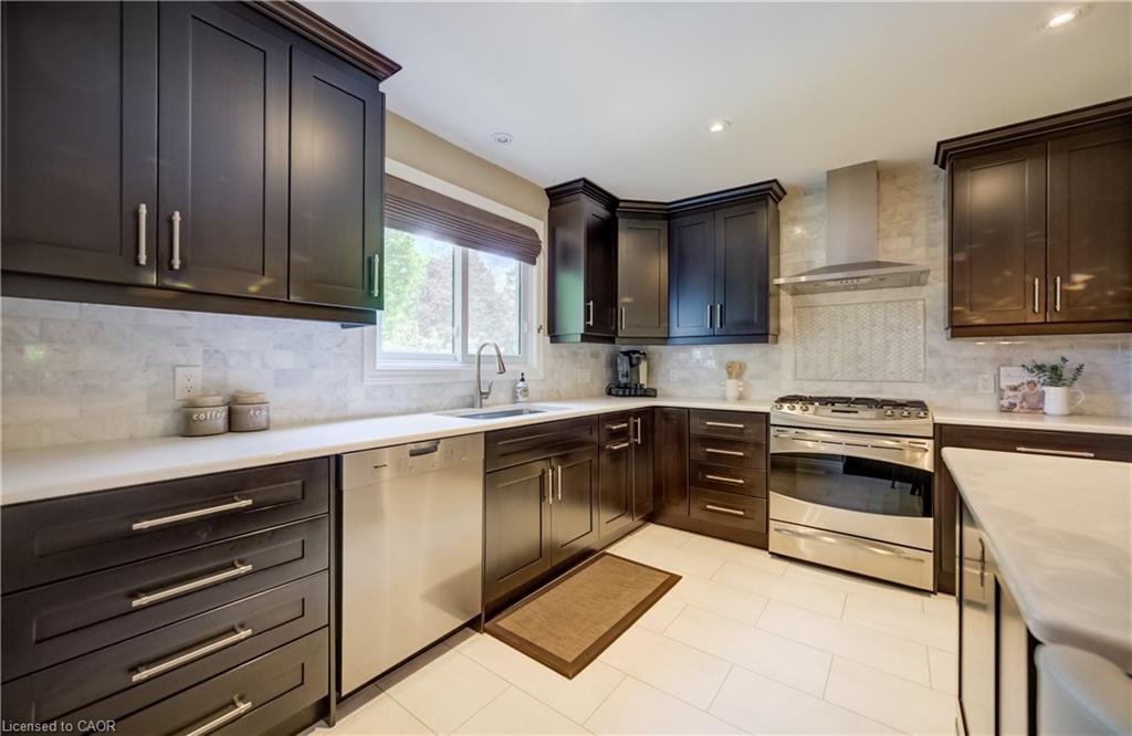60 Huntley Crescent Property Photo 16