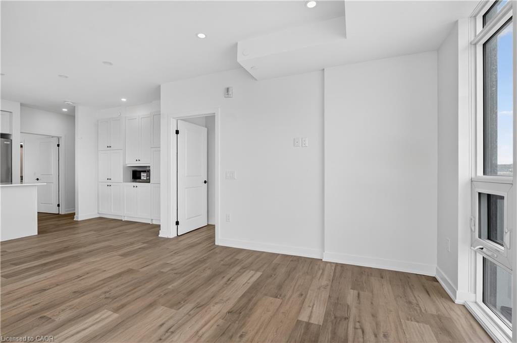 707-461 Green Road Property Photo 12