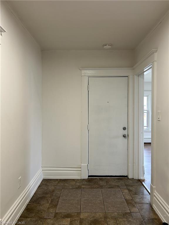 2-3 Balmoral Avenue S Property Photo 3