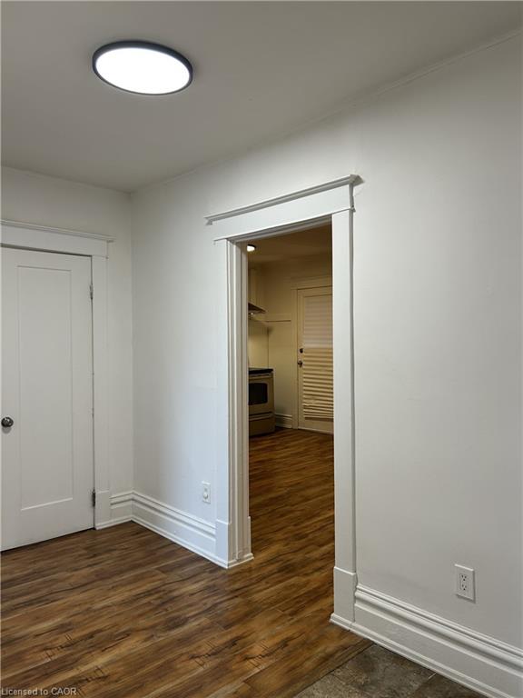 2-3 Balmoral Avenue S Property Photo 4
