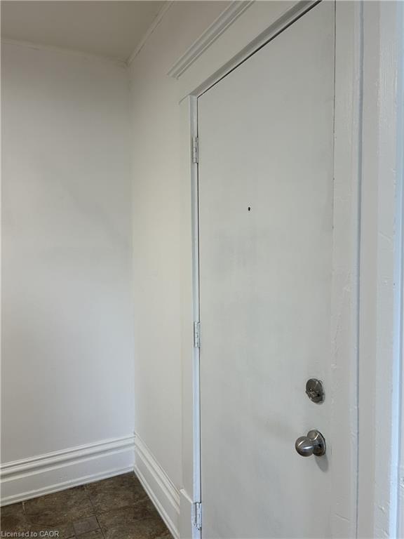 2-3 Balmoral Avenue S Property Photo 5