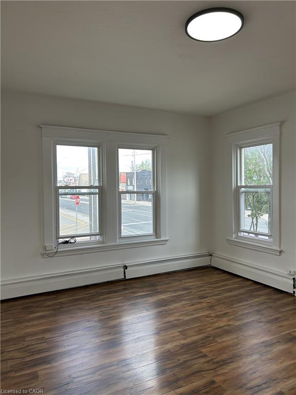 2-3 Balmoral Avenue S Property Photo 6