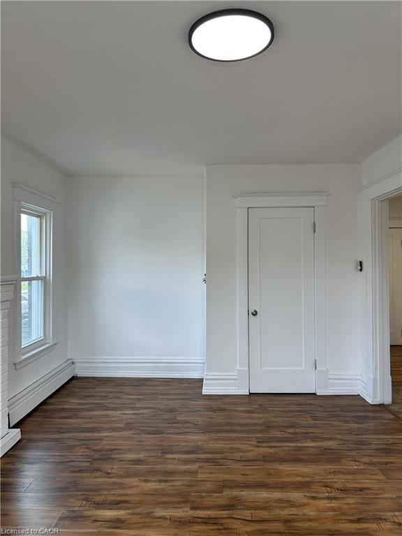 2-3 Balmoral Avenue S Property Photo 10