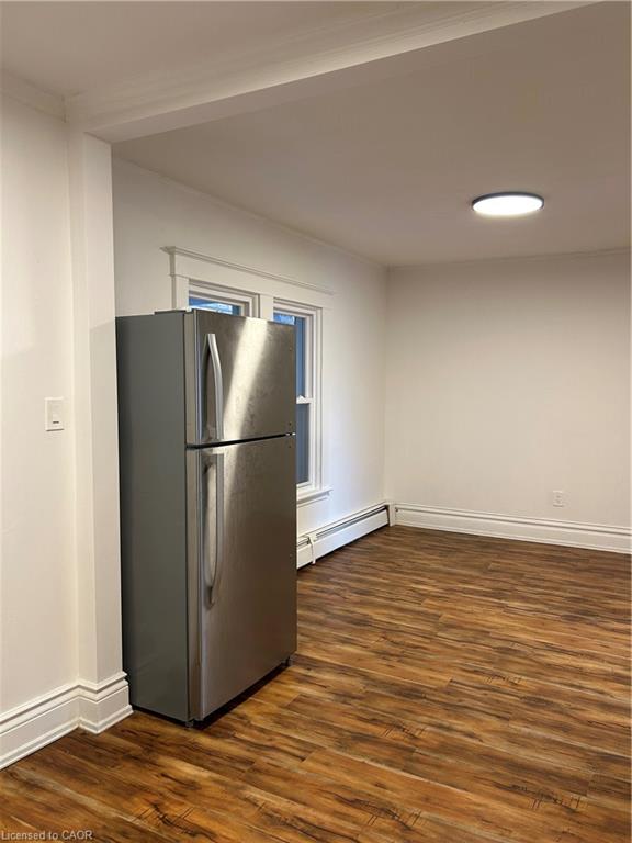 2-3 Balmoral Avenue S Property Photo 17