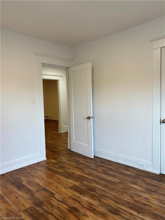 2-3 Balmoral Avenue S Property Photo 22