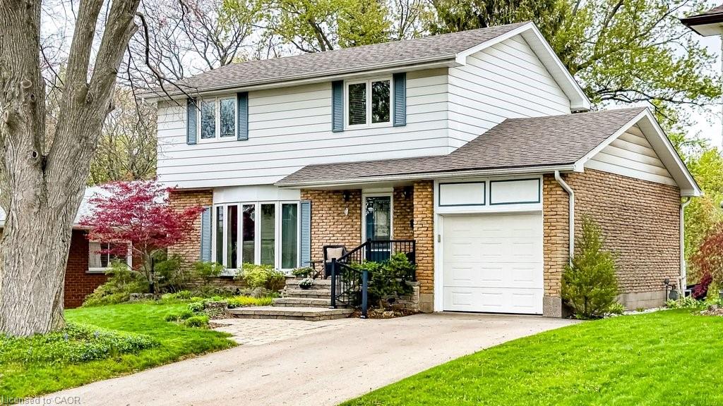 19 Chateau Court Property Photo 1