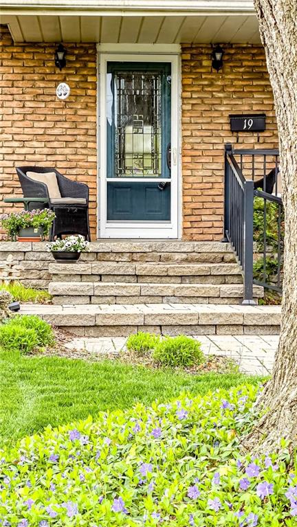 19 Chateau Court Property Photo 4