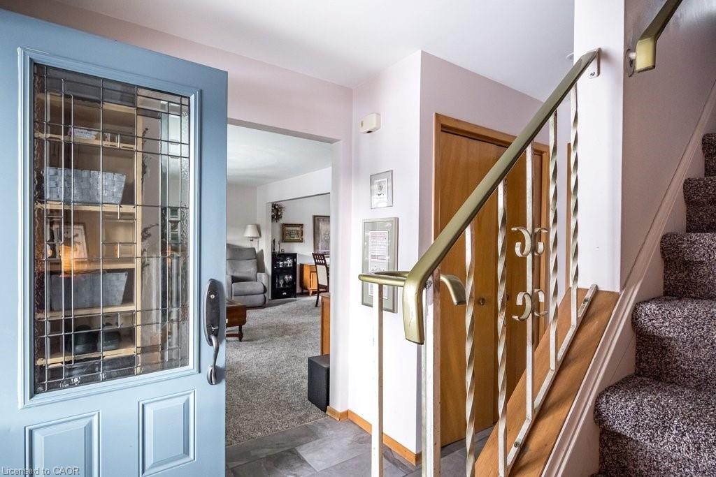 19 Chateau Court Property Photo 6