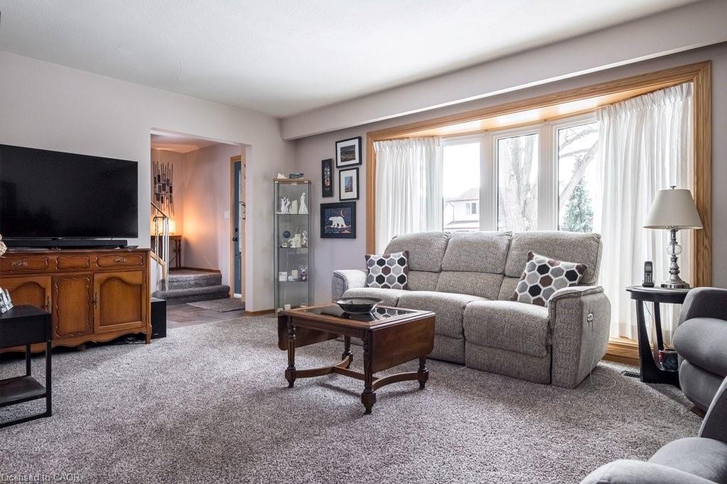 19 Chateau Court Property Photo 10