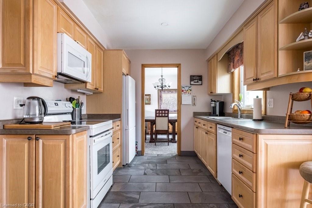 19 Chateau Court Property Photo 13