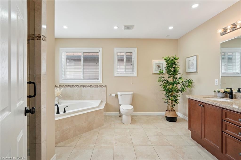 132 Coker Crescent Property Photo 21