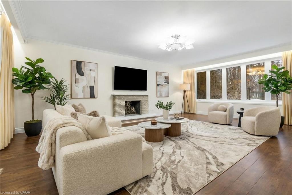 145 Wolfdale Avenue Property Photo 3