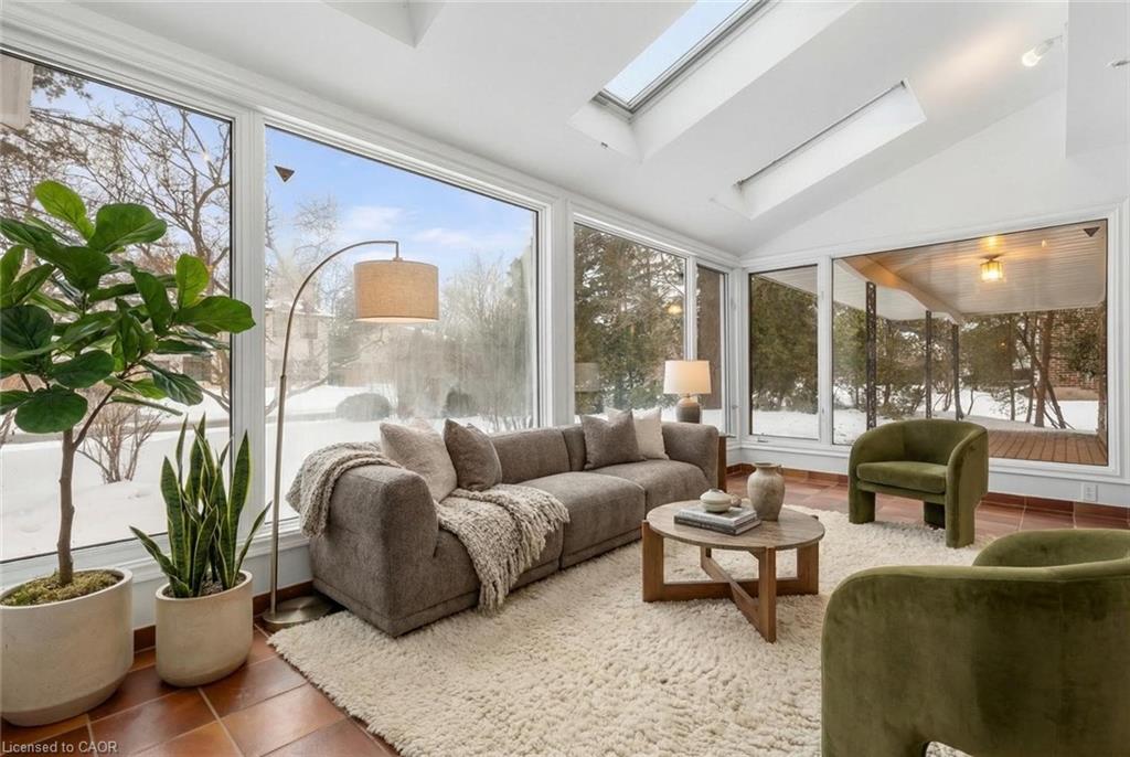 145 Wolfdale Avenue Property Photo 14