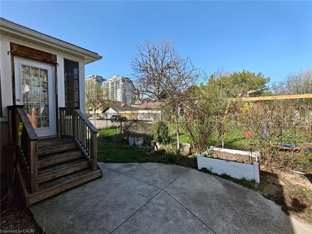 18 Dunbar Road S Property Photo 7