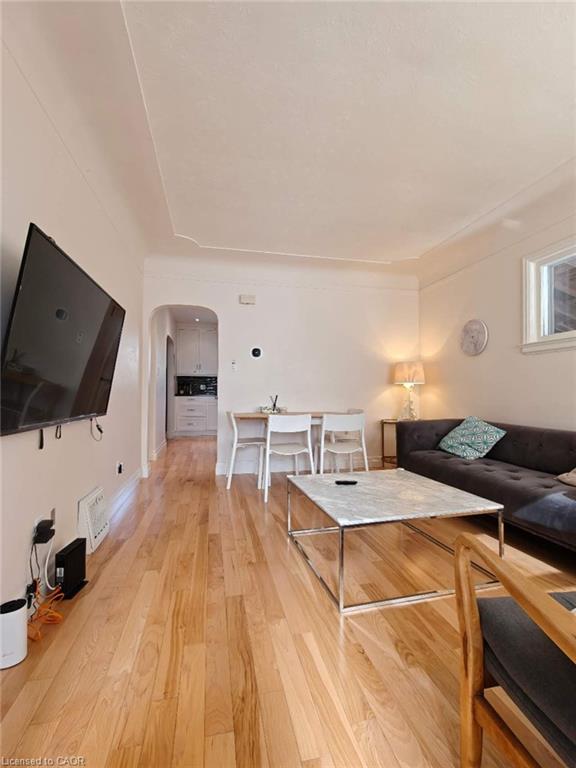 18 Dunbar Road S Property Photo 10