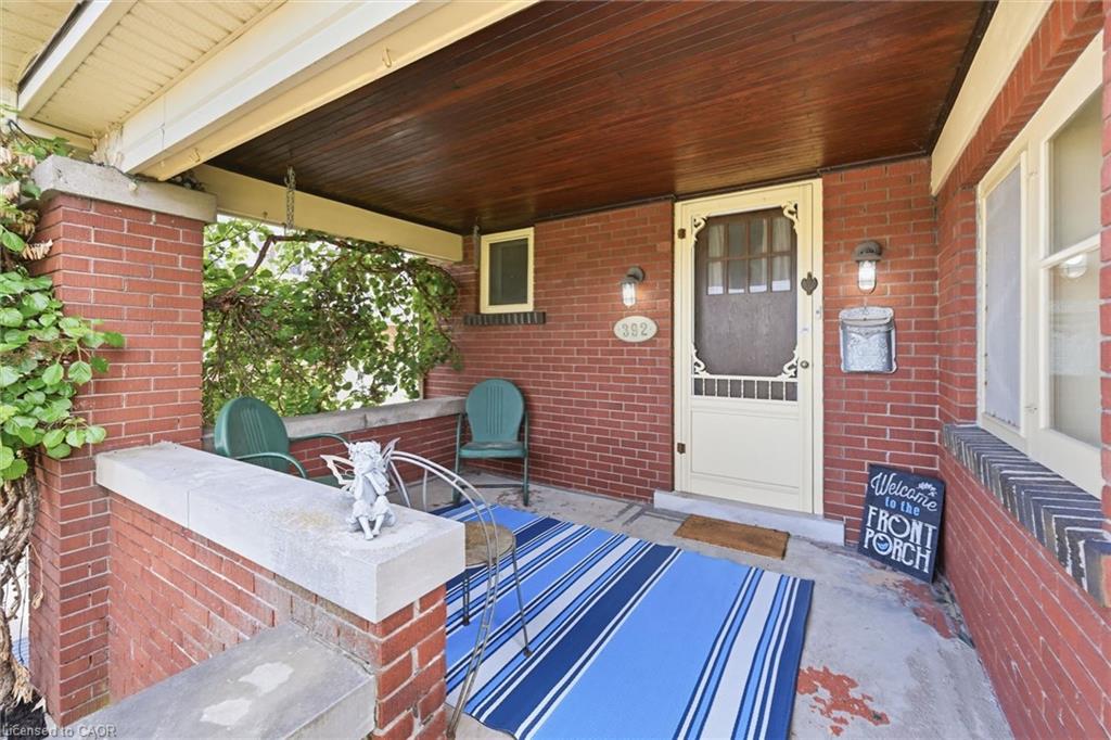 392 Queenston Street Property Photo 5