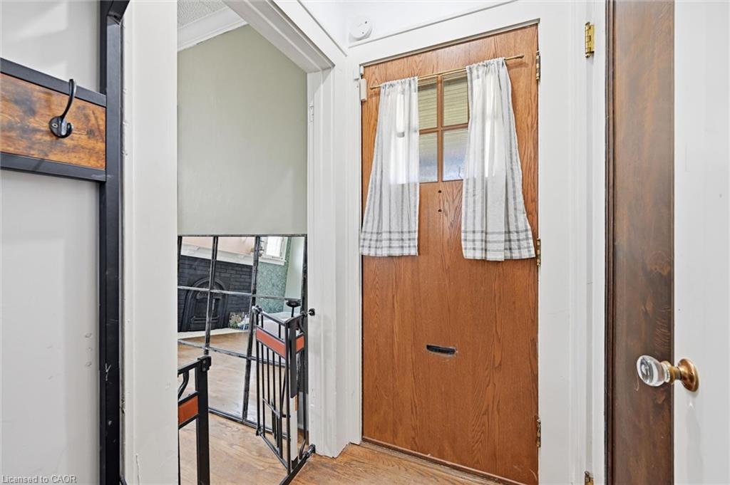 392 Queenston Street Property Photo 6