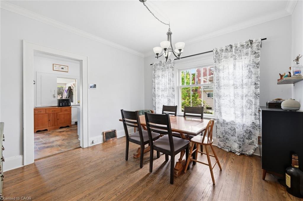 392 Queenston Street Property Photo 11