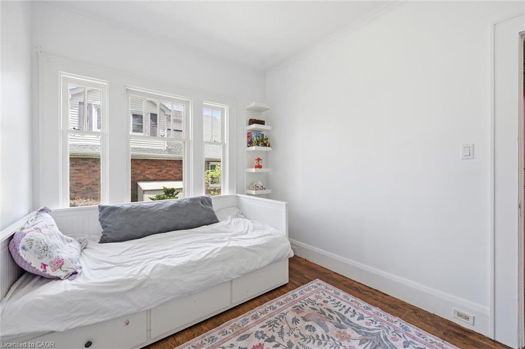 392 Queenston Street Property Photo 14