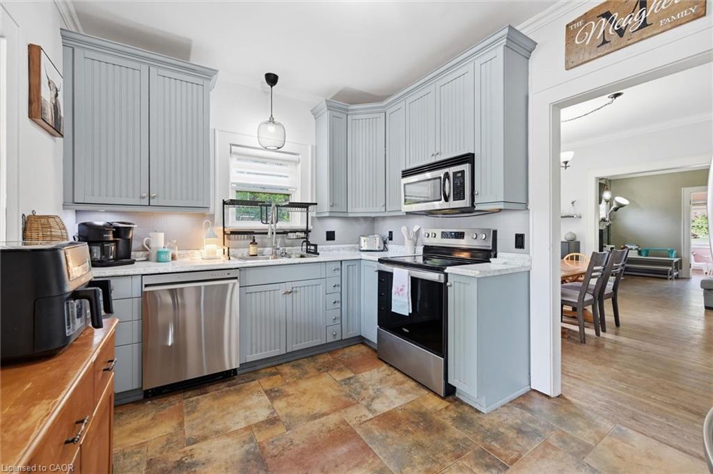392 Queenston Street Property Photo 19