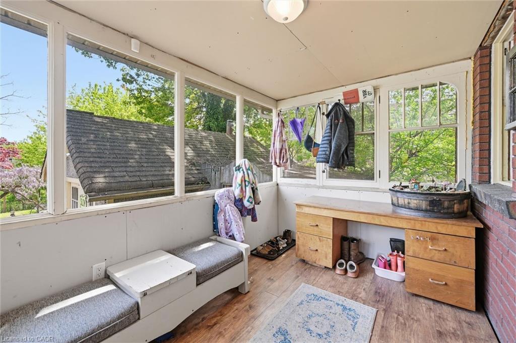 392 Queenston Street Property Photo 21