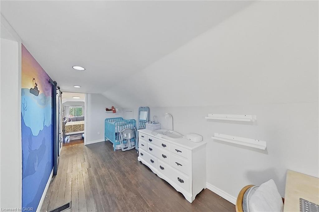 392 Queenston Street Property Photo 23