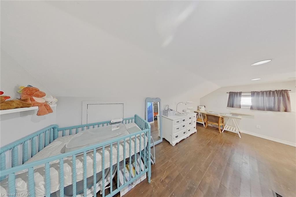 392 Queenston Street Property Photo 25
