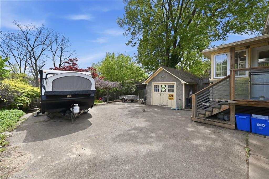392 Queenston Street Property Photo 29