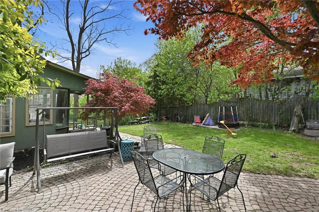 392 Queenston Street Property Photo 34