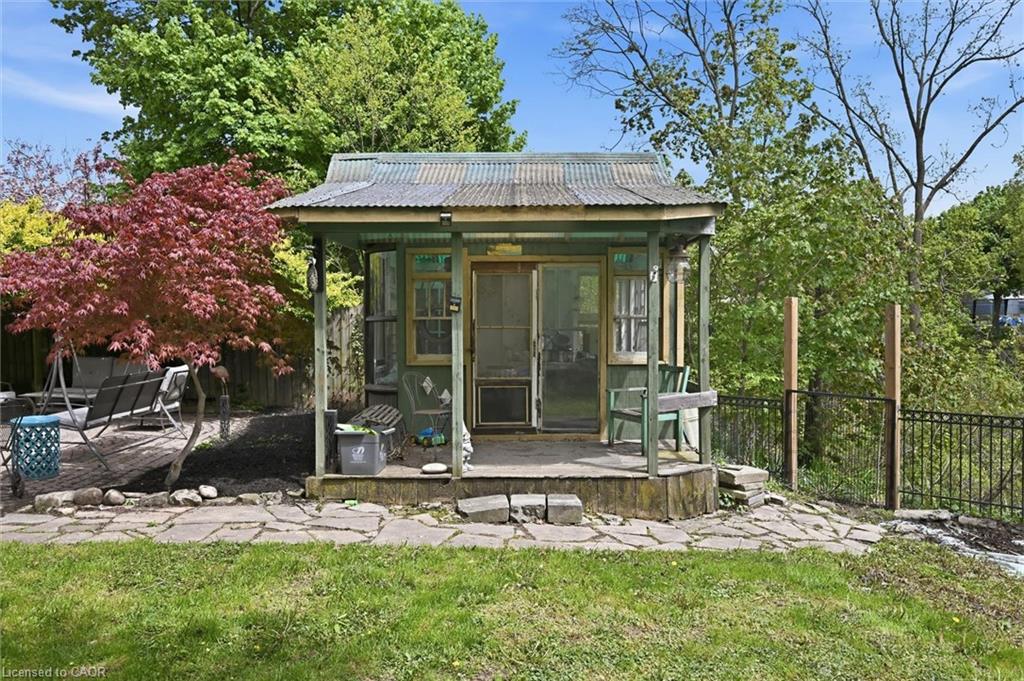 392 Queenston Street Property Photo 37