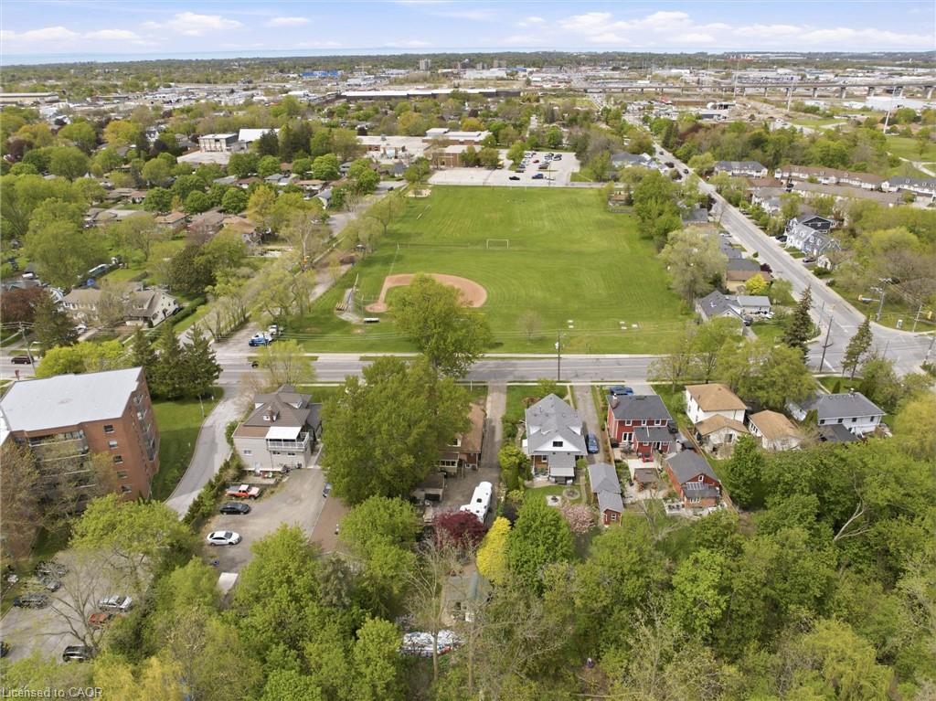 392 Queenston Street Property Photo 39