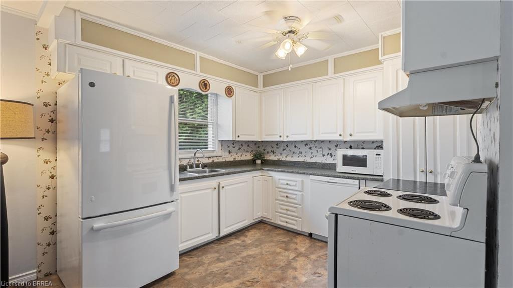 303 Cedar Drive Property Photo 4