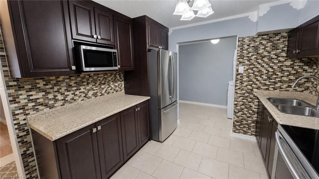 7-110 Ling Road Property Photo 7