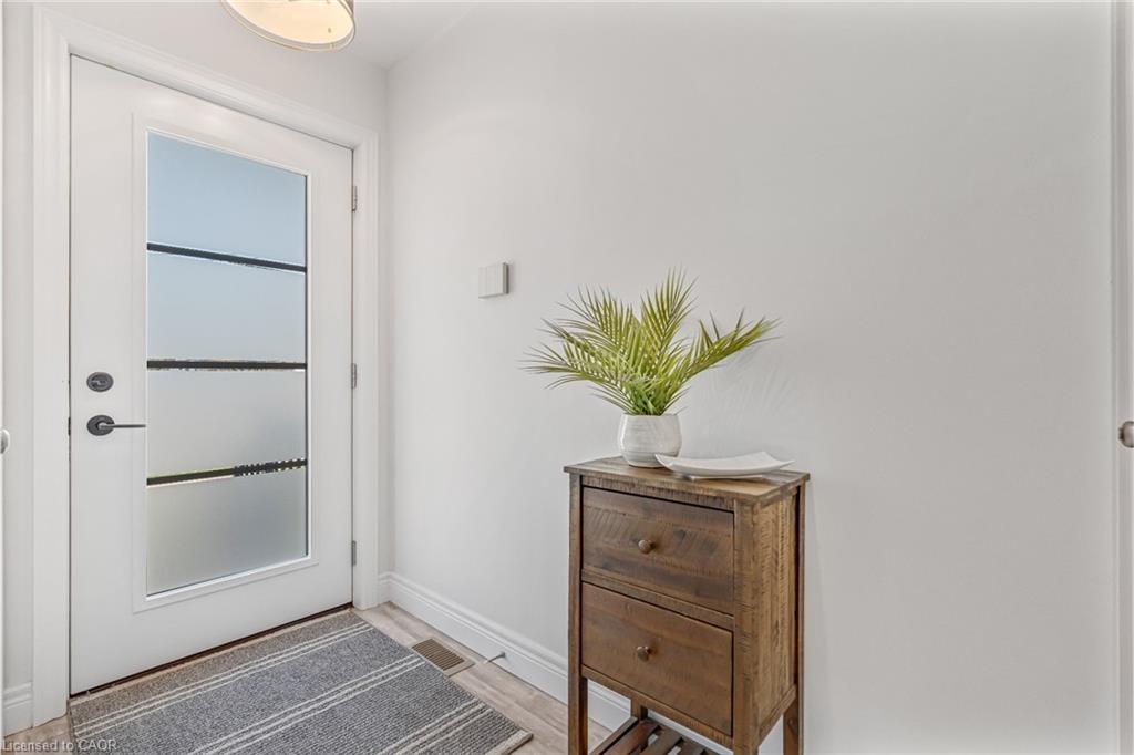 168 Carlton Street Property Photo 4