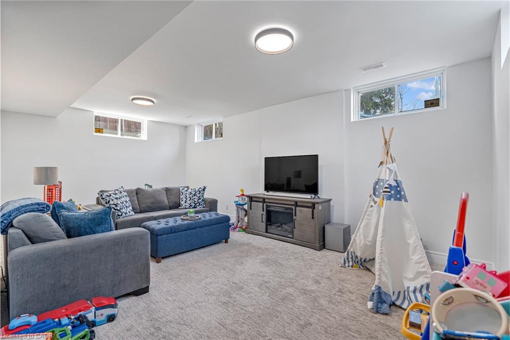 168 Carlton Street Property Photo 27
