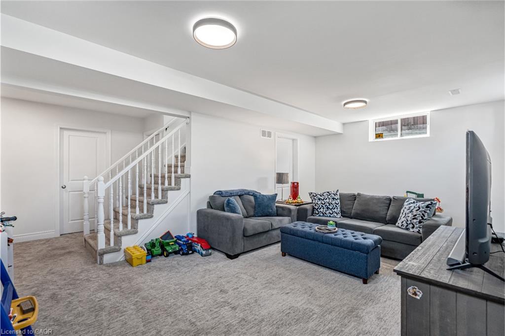 168 Carlton Street Property Photo 28