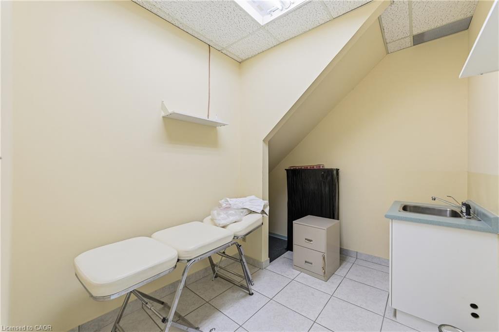 4136 Dundas Street W Property Photo 10