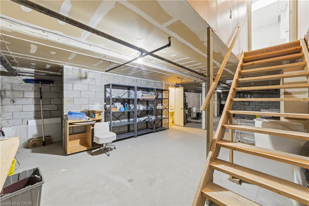 4136 Dundas Street W Property Photo 13