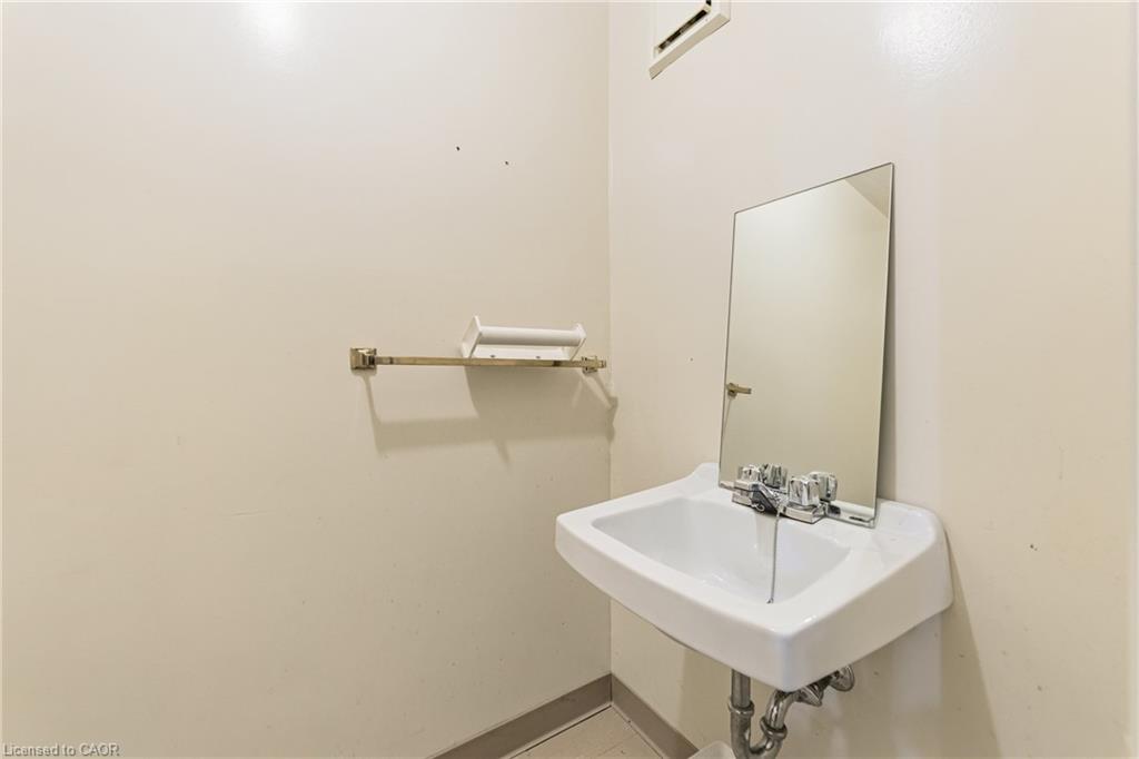 4136 Dundas Street W Property Photo 16